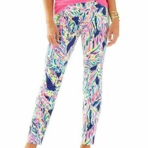 Lilly Pulitzer women 2 xs capris Kelly skinny indigo palm reader capris colorful
